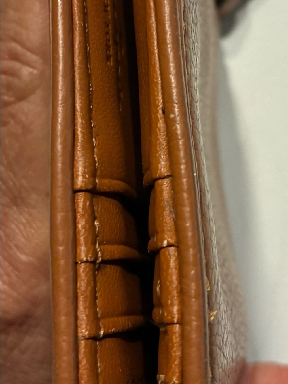 Kate Spade New York EUC Leila Slim Bifold Tan Leather Wallet